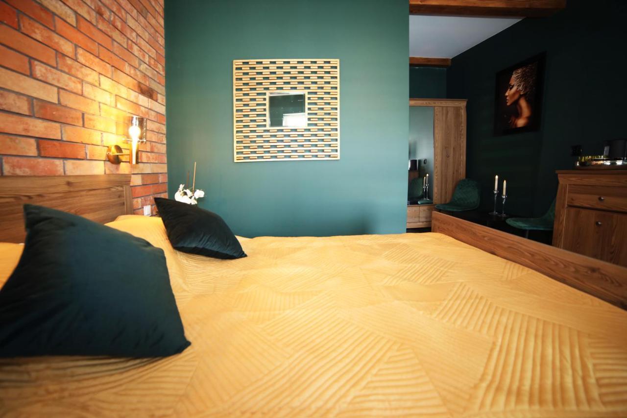 Azalia Apartment